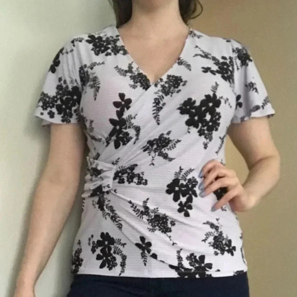 Michael Michael Kors Faux Wrap Floral Blouse Size Medium Purple Black - Picture 1 of 8